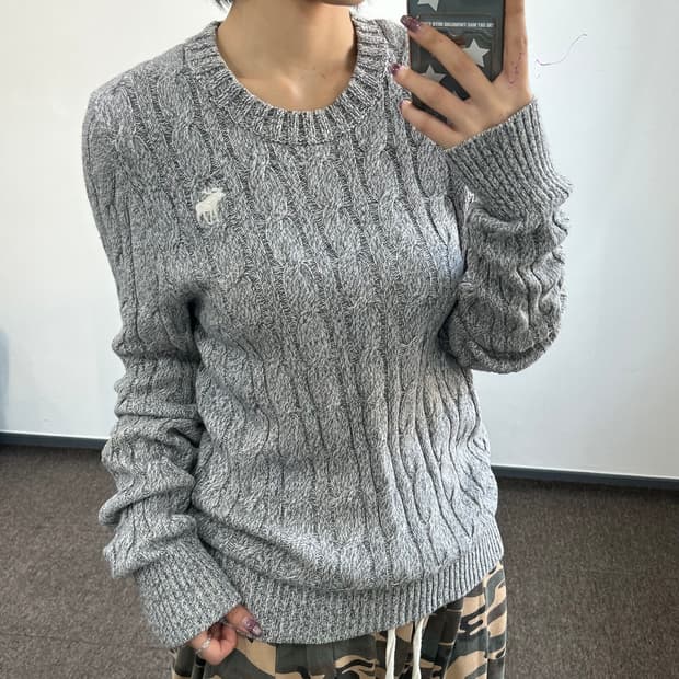 Abercrombie 아베크롬비 화이트 로고 멜란지 케이블 니트