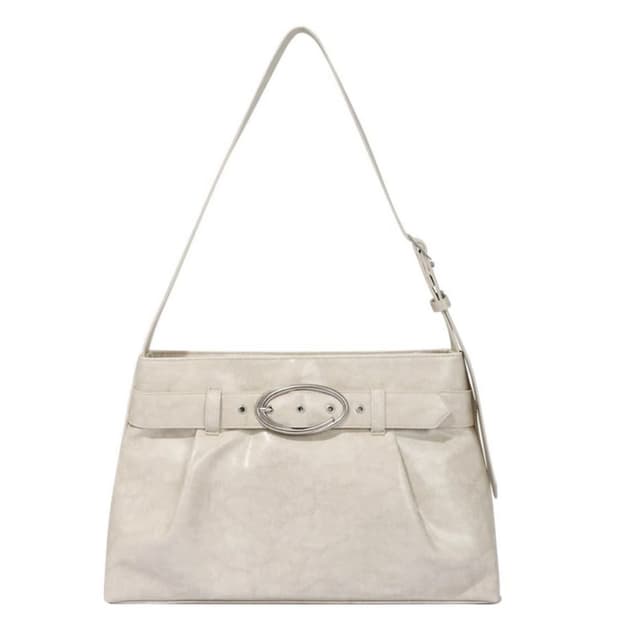 큐리티 c-belted hobo bag ivory