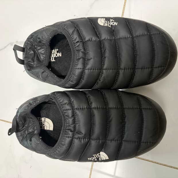 노스페이스 써모볼 트랙션 뮬 V 블랙