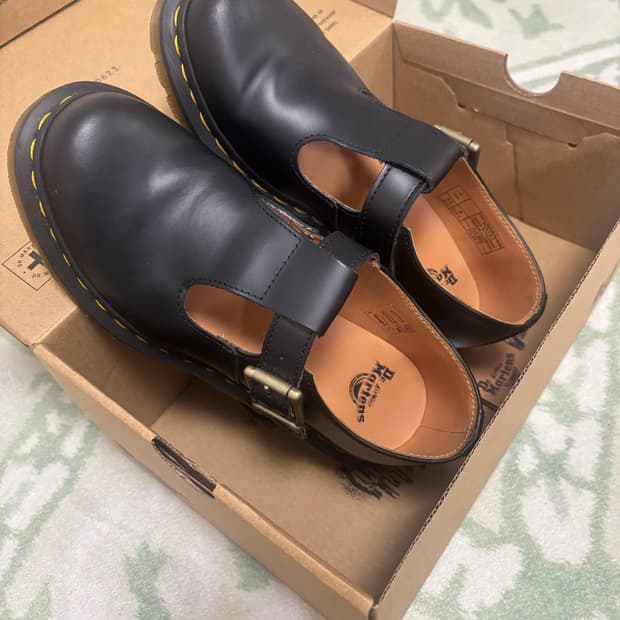 닥터마틴 폴리 스무스 블랙 230