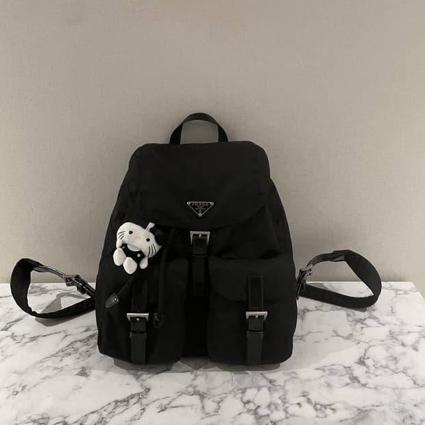 정품 프라다 백팩 미듐 
