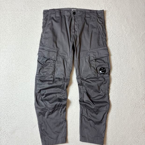 CP 컴퍼니 메탈릭 고글 카고 팬츠 PN7405