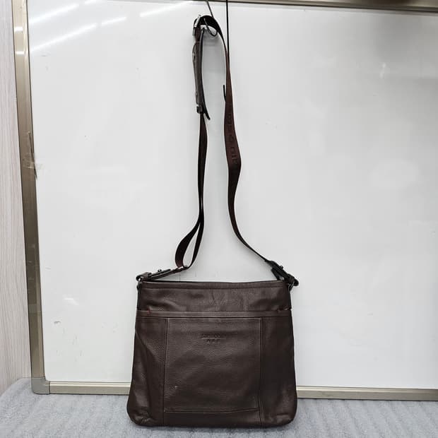 샘소나이트 레드 가죽 크로스백 34x28cm