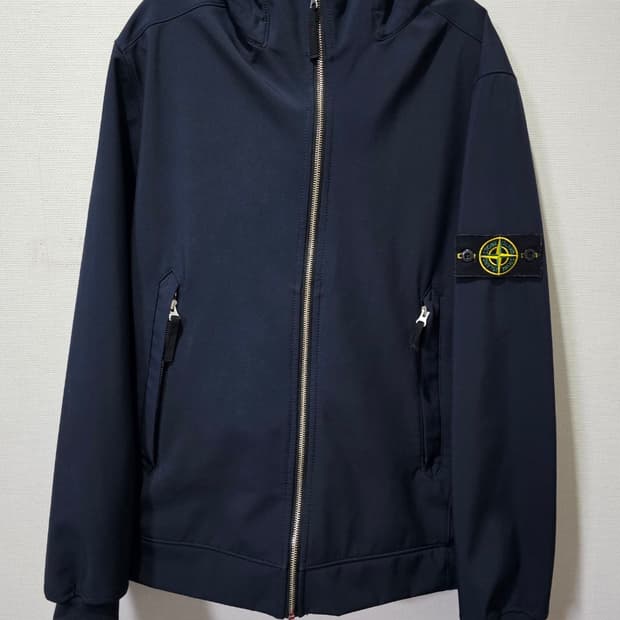 정품 스톤아일랜드 20SS 소프트쉘 후드 점퍼 자켓 100 / L