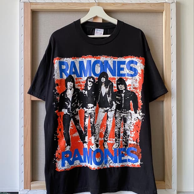 RAMONES 블랙 반팔 티셔츠