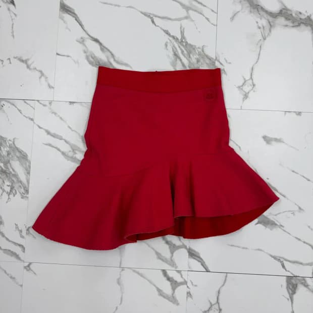 럭키슈에뜨 레드 스커트