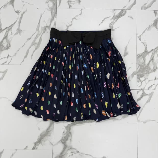 럭키슈에뜨 패턴 스커트