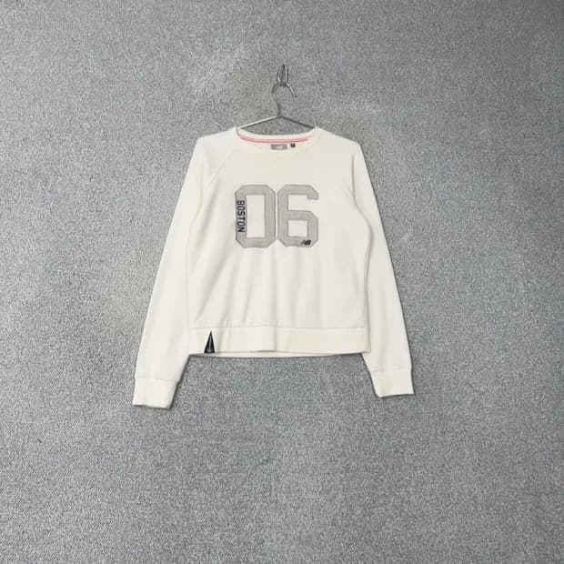 뉴발란스 보스턴 로고 크림 맨투맨 M