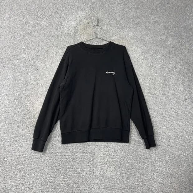 비바스튜디오 블랙 로고 맨투맨 S