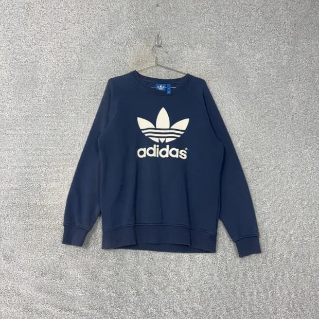 아디다스 빅로고 프린팅 네이비 맨투맨 105