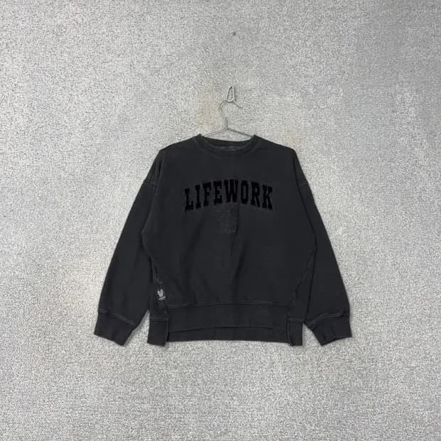 라이프워크 로고 블랙 맨투맨 S