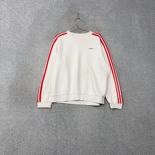 아디다스 흰빨 로고 삼선 맨투맨 105