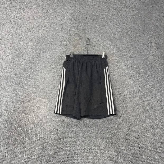 아디다스 그레이 삼선 기능성 운동 반바지 S