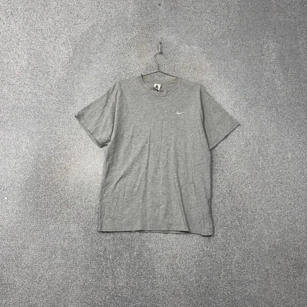 나이키 스우시 라이트 그레이 반팔 티 XL