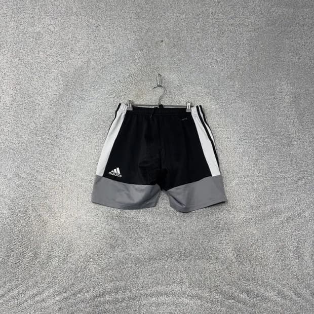 아디다스 로고 남성 운동 기능성 반바지 105