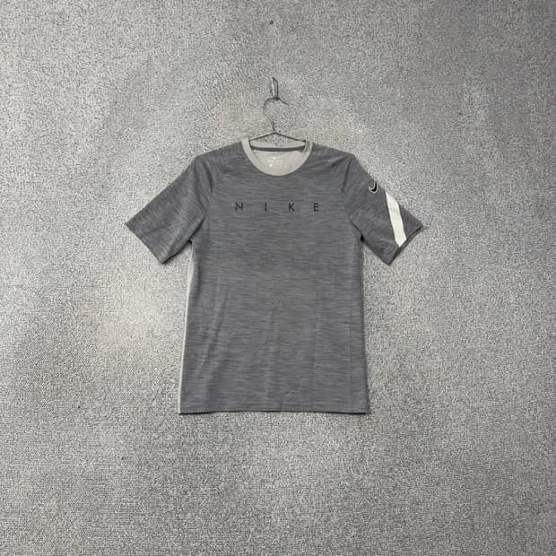 나이키 그레이 스펠 로고 남성 기능성 운동 반팔티 M