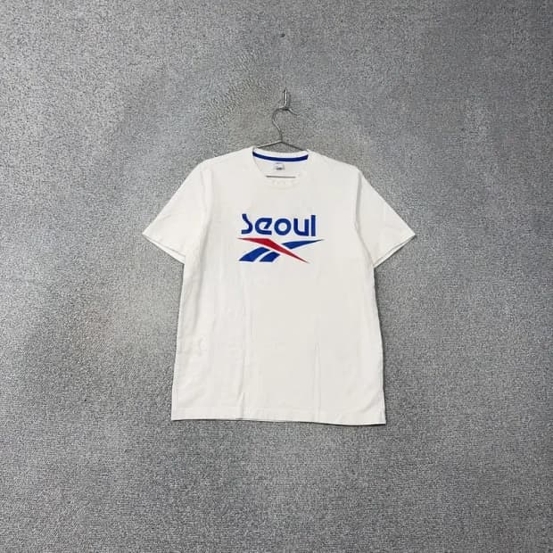 리복 서울 프린팅 화이트 반팔 티 2XL