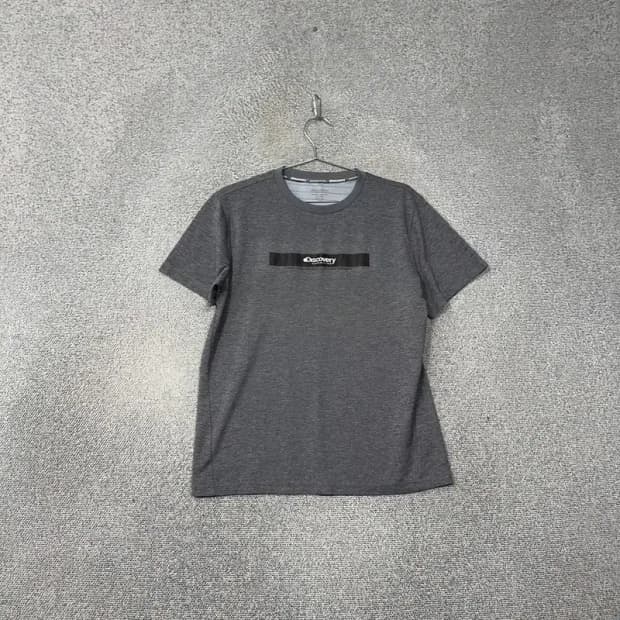 디스커버리 프린팅 로고 기능성 남성 그레이 반팔 티 105