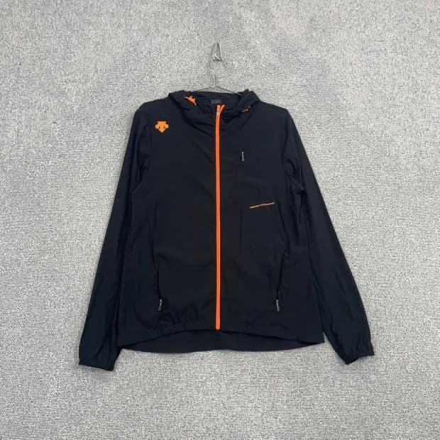 데상트 로고 남성 기능성 바람막이 M