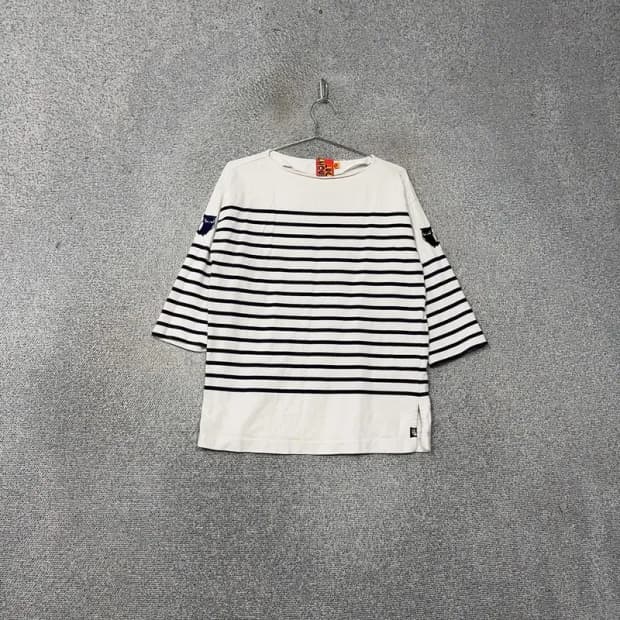 럭키슈에뜨 스트라이프 화이트 반팔 티 F