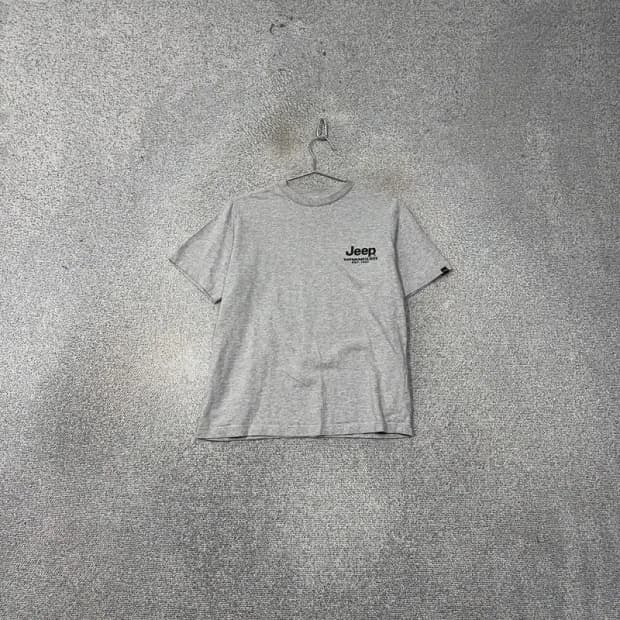 지프 라이트 그레이 캐주얼 로고 반팔 티 S