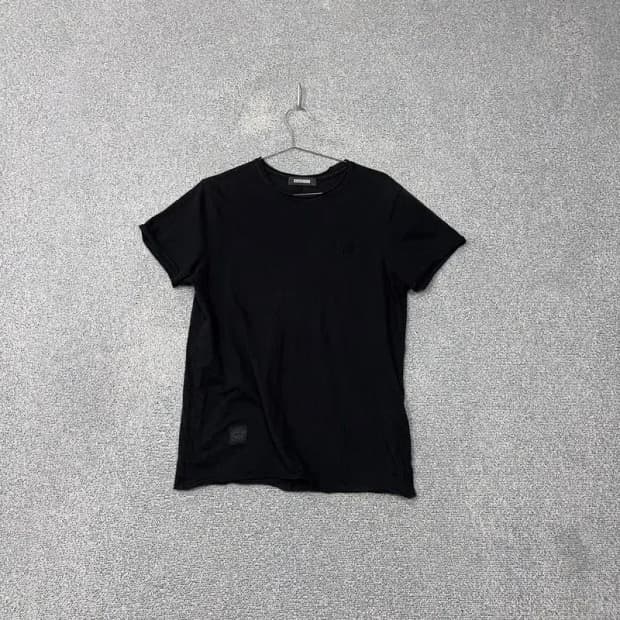 버커루 블랙 캐주얼 로고 반팔 티 L