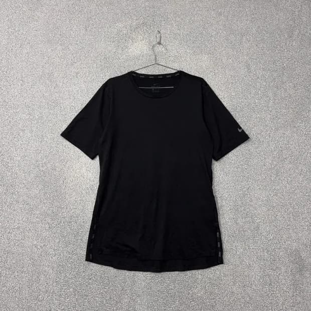 나이키 드라이핏 기능성 블랙 반팔 티 XL