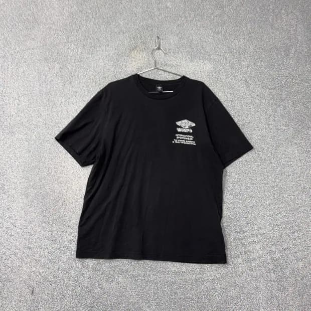 엄브로 블랙 프린팅 박스핏 반팔 티 110