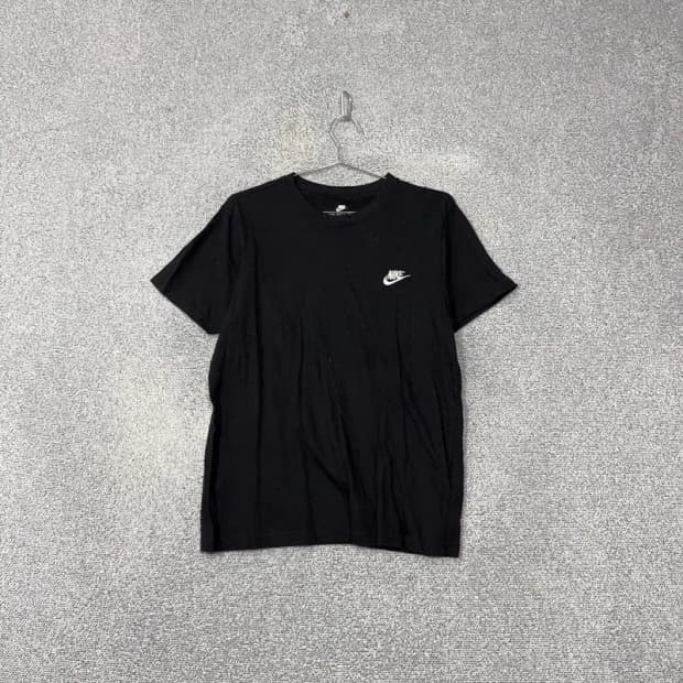 나이키 블랙 로고 캐주얼 반팔 티 M