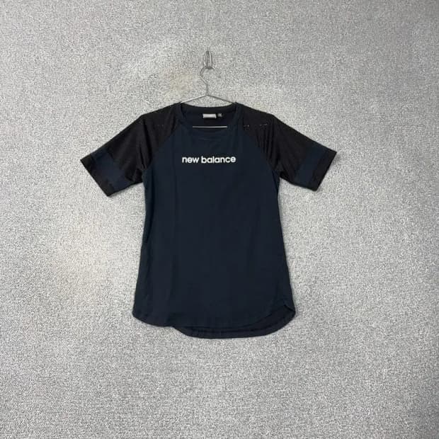 뉴발란스 스펠로고 기능성 반팔티 S