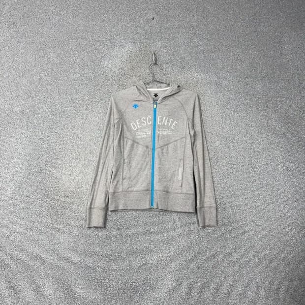 데상트 캐주얼 로고 여성 후드집업 85