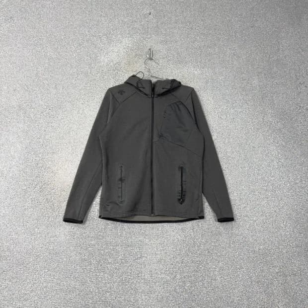 데상트 차콜 기능성 후드집업 100