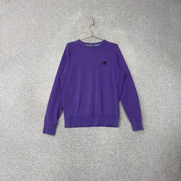 뉴발란스 퍼플 로고 맨투맨 95