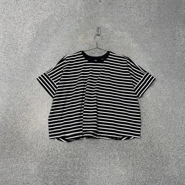 유니클로 스트라이프 블랙 오버핏 크롭 반팔티 S