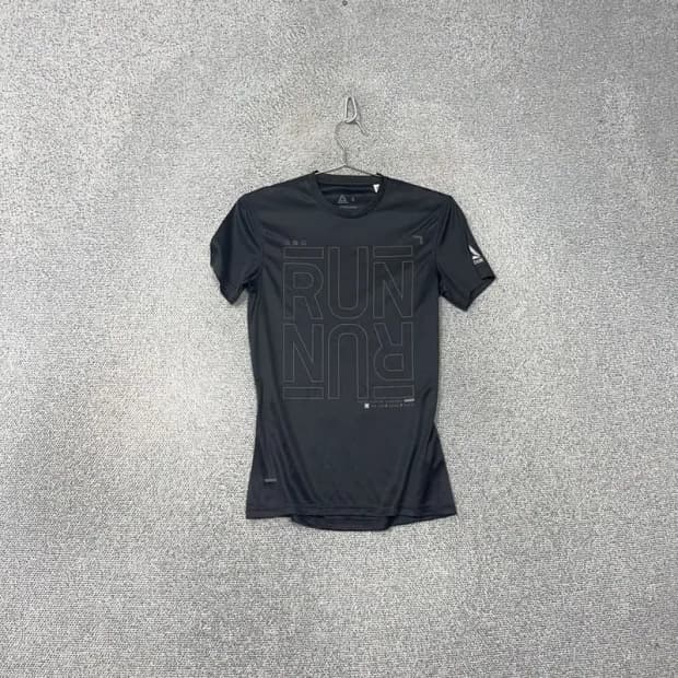 리복 프린팅 기능성 운동 반팔티 S