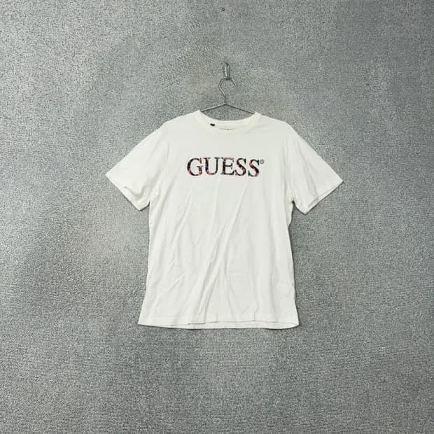 게스 스펠로고 프린팅 화이트 반팔 티 XL