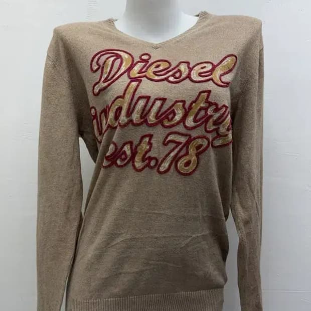 디젤 자수 스펠링 패치 베이지 니트 L