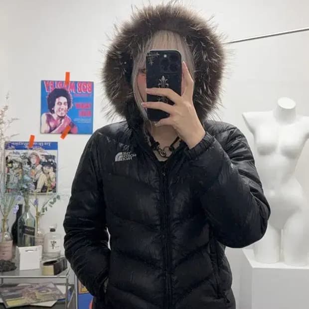 노스페이스 블랙 퍼패딩 M