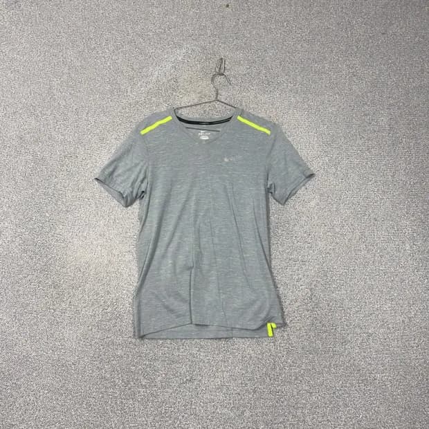 나이키 드라이핏 기능성 반팔티 M