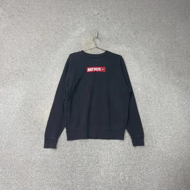 나이키 저스트 두잇 박스 프린팅 맨투맨 M