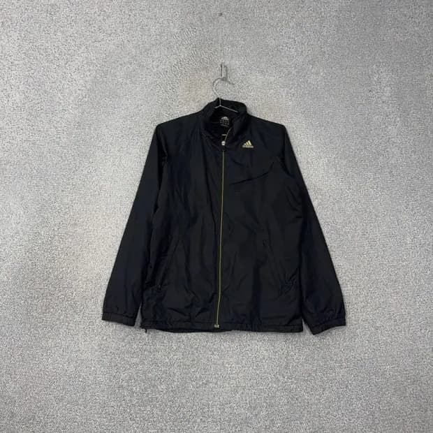 아디다스 검금 로고 바람막이 M