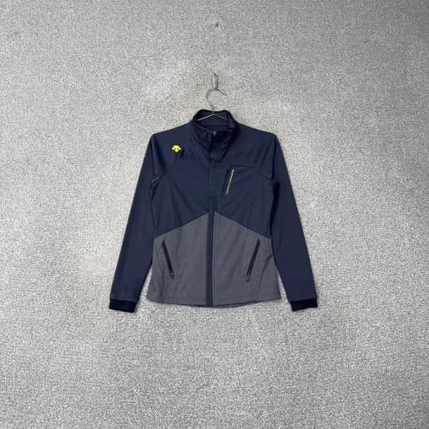 데상트 로고 기능성 집업 저지 M