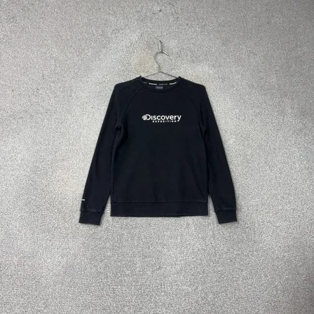 디스커버리 프린팅 로고 블랙 맨투맨 90