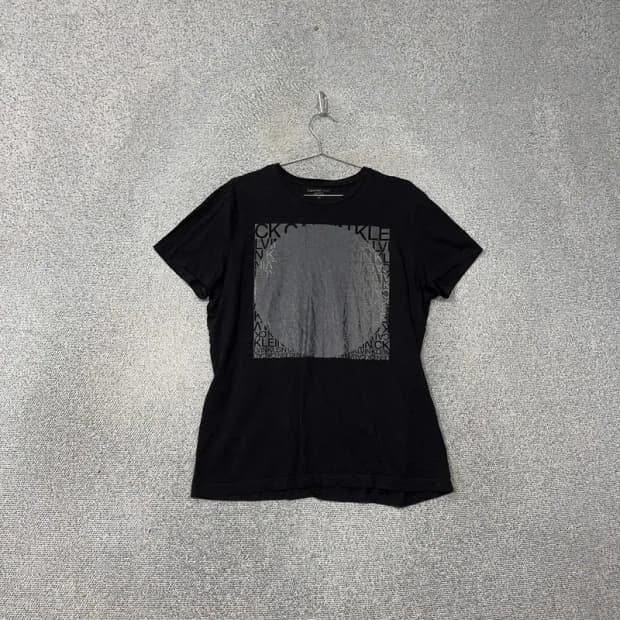캘빈클라인 로고 박스 프린팅 블랙 반팔 티 L/G