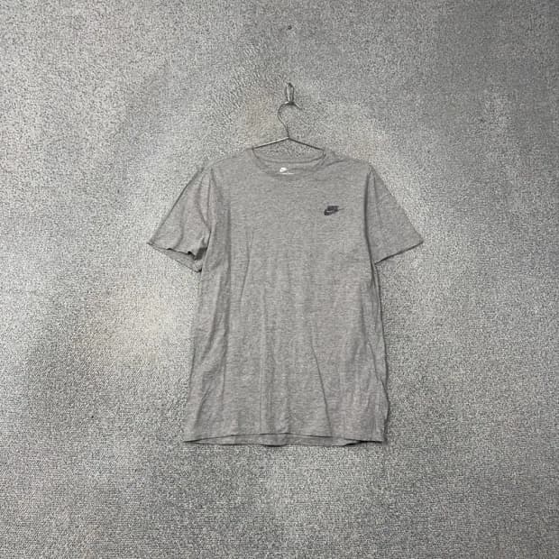 나이키 라이트 그레이 로고 스우시 반팔 티 M