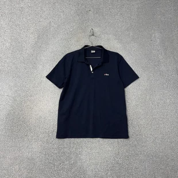 휠라 네이비 로고 남성 기능성 운동 반팔 카라티 105