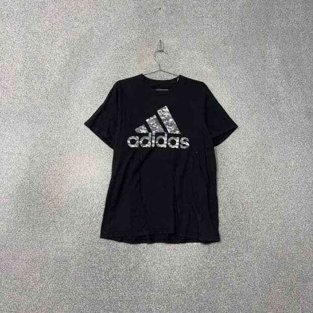 아디다스 프린팅 빅로고 코튼 블랙 반팔 티 L/G