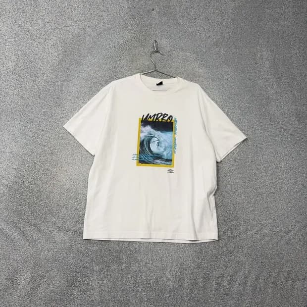 엄브로 프린팅 로고 남성 반팔 티 105