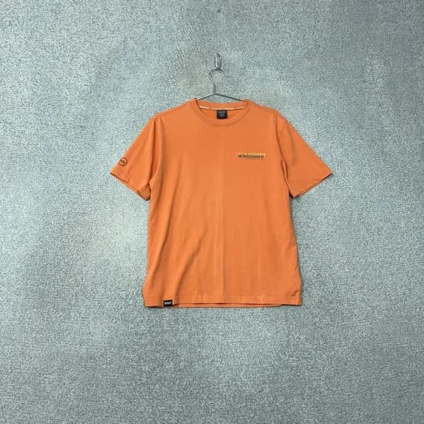 디스커버리 오렌지 로고 프린팅 캐주얼 반팔티 95