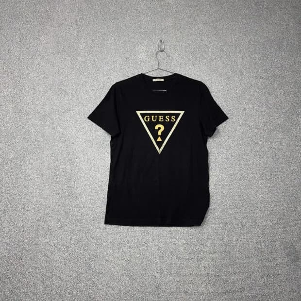 게스 프린팅 블랙 반팔 티 M